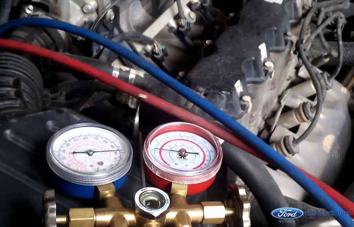 Hệ thống ống dẫn gas của điều hòa xe ô tô