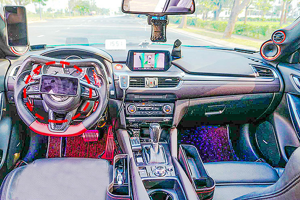 Đồ chơi nội thất xe ô tô: Nâng tầm trải nghiệm Toyota Innova của bạn