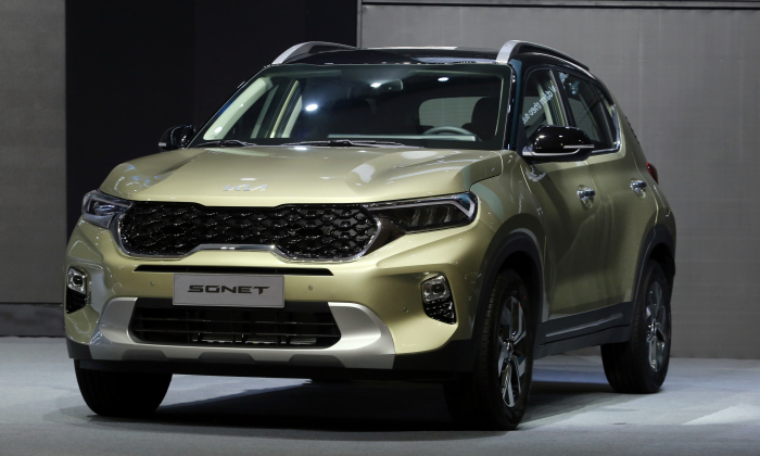 Xe Kia Sonet - xe ô tô gầm cao cho nữ thiết kế thể thao