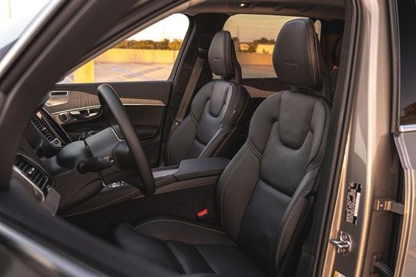 Đánh giá xe ô tô Volvo XC90: Khoang nội thất sang trọng của Volvo XC90 2022