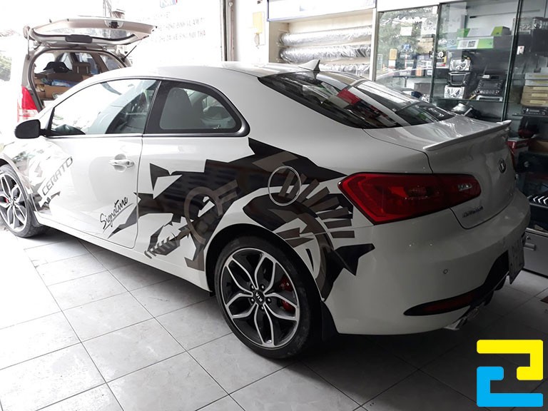 Decal ô tô chất lượng cao được in ấn chuyên nghiệp