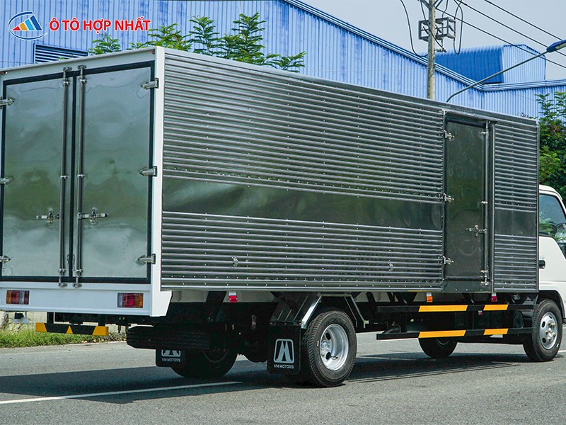 Thùng kín xe tải Isuzu Vĩnh Phát NK490SL
