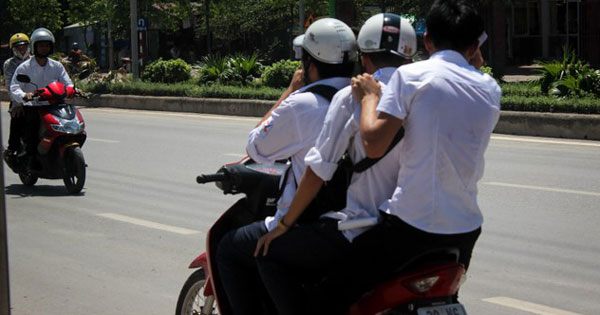 Xe ô tô 4 chỗ chở quá số người: Quy định và mức phạt
