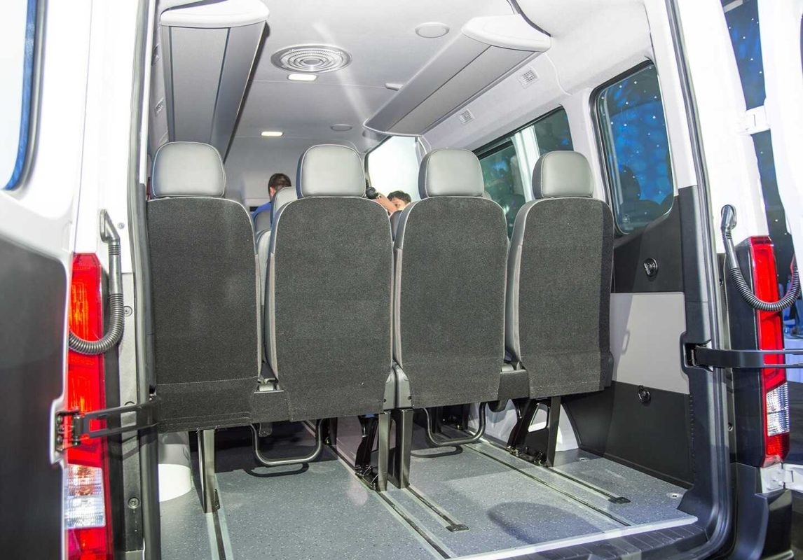 khoang hành lý xe hyundai solati