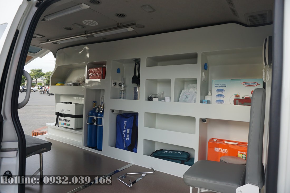 Không gian rộng rãi và thoáng đãng của khoang bệnh nhân xe ô tô cứu thương Toyota Hiace