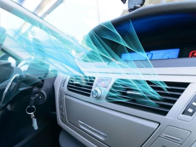 Mùi hôi trên xe ô tô: Nguyên nhân và Cách xử lý hiệu quả
