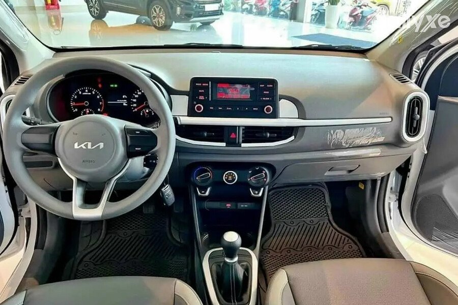 Không gian nội thất rộng rãi và tiện nghi của xe ô tô chạy Grab KIA Morning