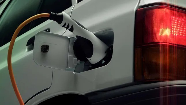 Cổng sạc Type 2 trên xe ô tô điện Kia Pride restomod