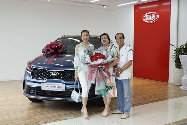 Các mẫu xe trưng bày và bảng giá xe tại đại lý KIA Sơn Tây