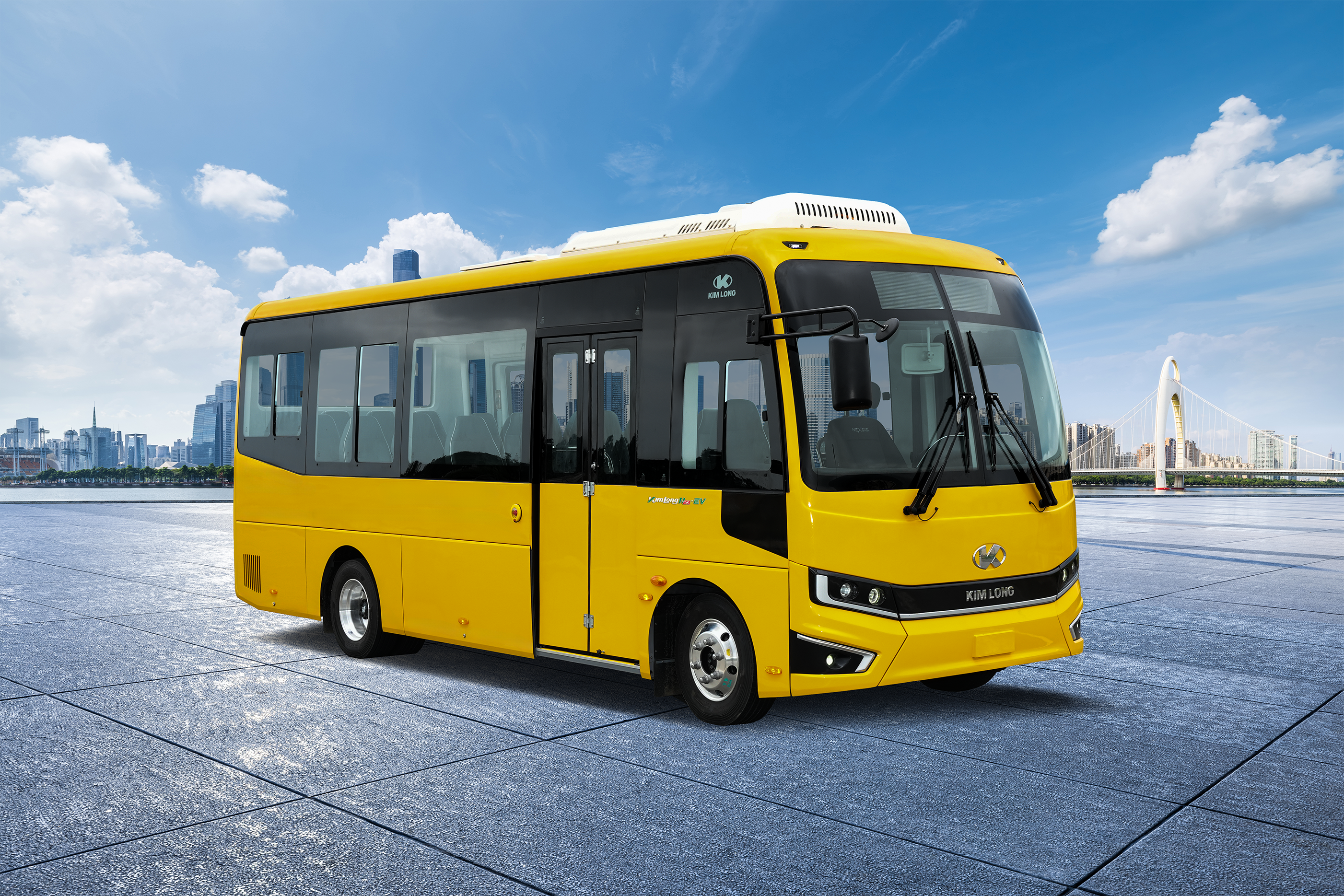 Mẫu xe bus điện Kim Long N23-EV góc nghiêng, minh chứng cho xe ô tô Việt Nam sản xuất