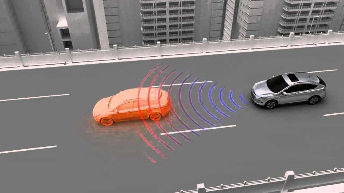 Tầm quan trọng của việc đảm bảo khoảng cách an toàn với các phương tiện xung quanh