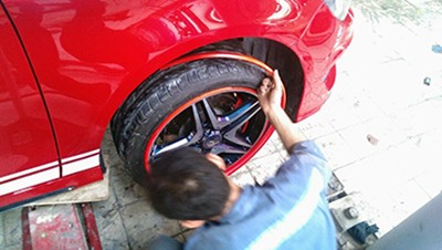 Lắp lại bánh mâm cho xe ô tô