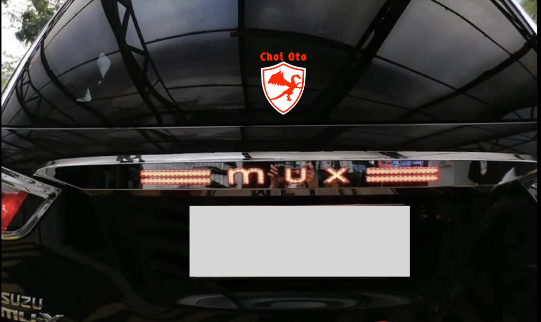 Đèn LED dán cốp trên Isuzu Mux