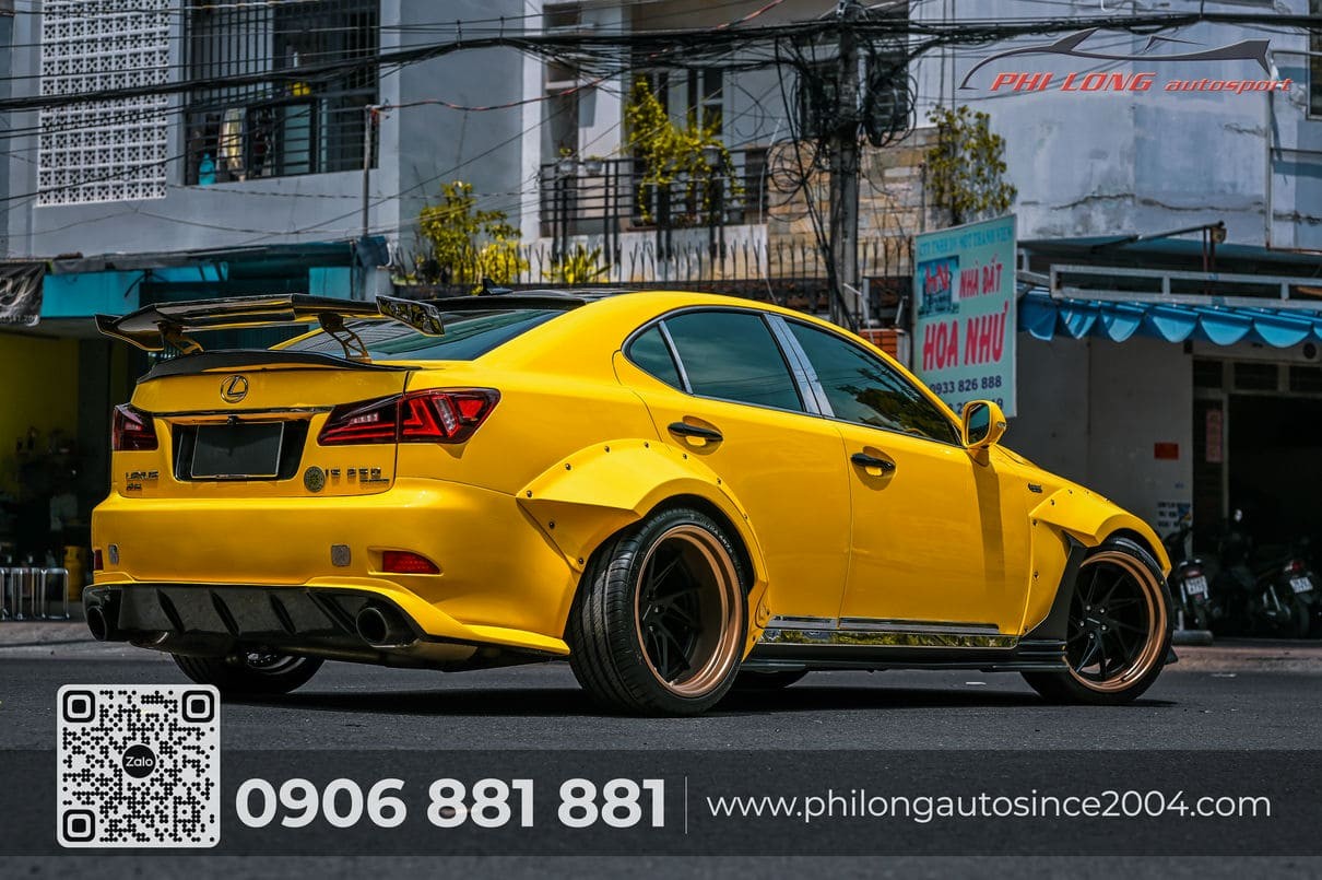 Mô tả xe Lexus IS 250 độ bodykit và mâm xe thể thao
