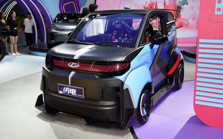 Xe ô tô kỳ lạ - Chery QQ Ice Cream Lighting Edition bodykit rộng