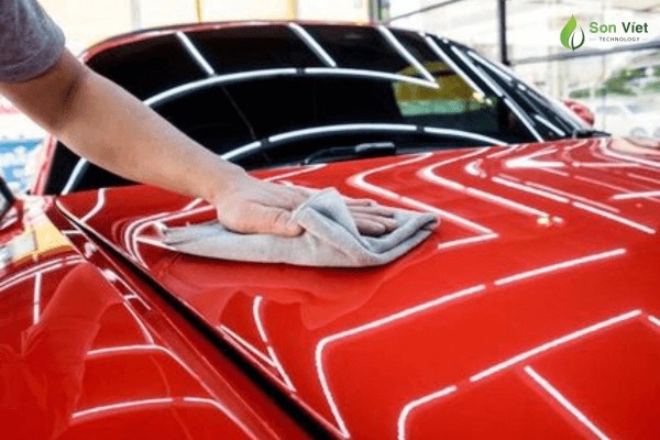Lợi ích khi đổ nước rửa kính xe ô tô giúp kính sạch và trong suốt