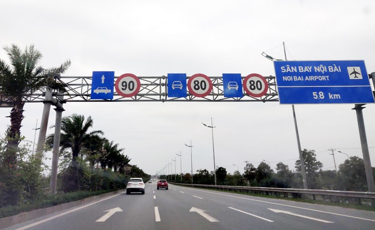 Lỗi đi sai làn đường xe ô tô phạt bao nhiêu