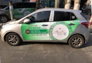 Hình ảnh minh họa xe ô tô dán quảng cáo