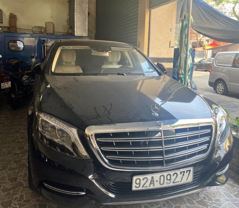 xe ô tô Maybach S400 2016 đấu giá LPBank