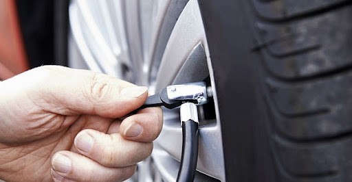Máy bơm lốp xe ô tô 12v mini tiện lợi