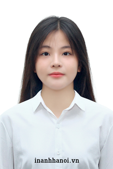 Mặc áo sơ mi trắng chụp ảnh thẻ bằng lái xe ô tô