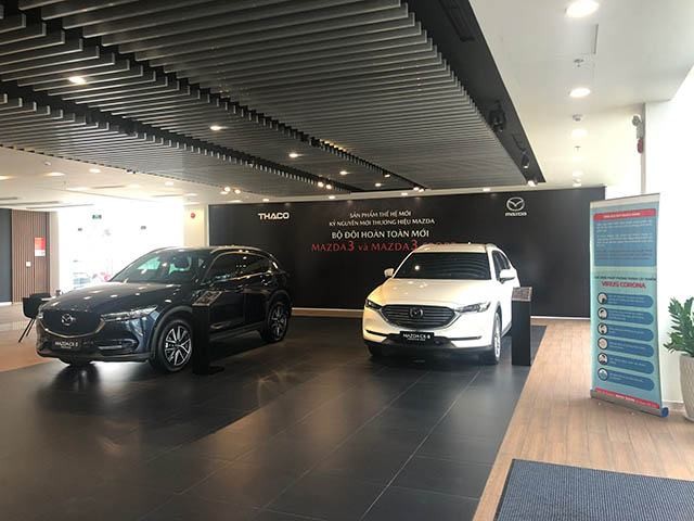 Khu vực trưng bày xe ô tô Mazda đa dạng tại showroom Biên Hòa