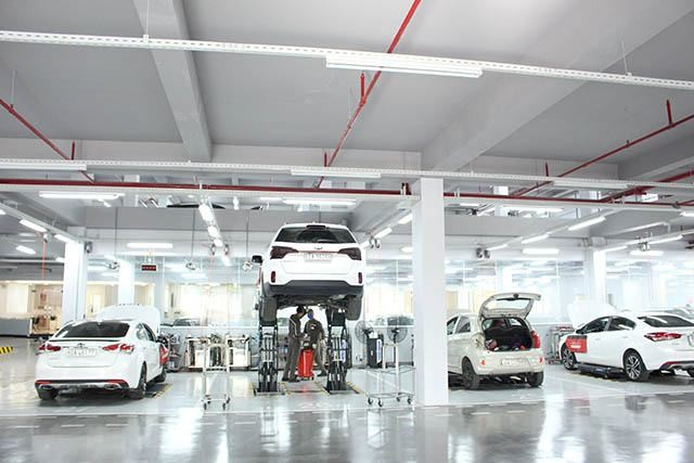 Xưởng dịch vụ sửa chữa xe ô tô Mazda hiện đại tại Biên Hòa