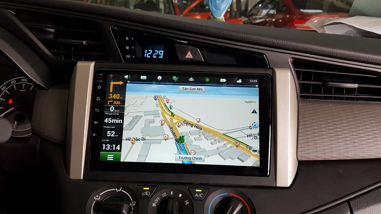 Màn hình DVD xe ô tô hiển thị bản đồ GPS dẫn đường Vietmap