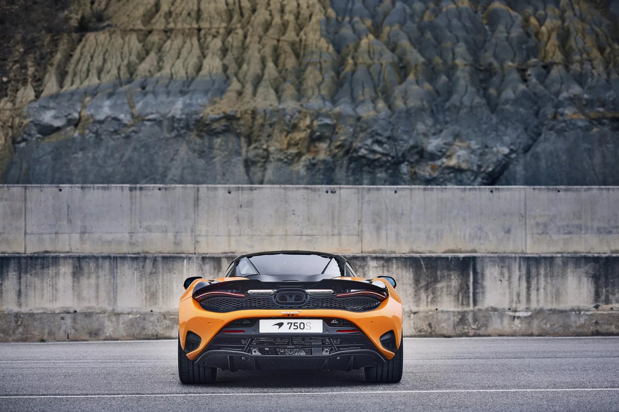 Ngoại thất ấn tượng của McLaren 750S