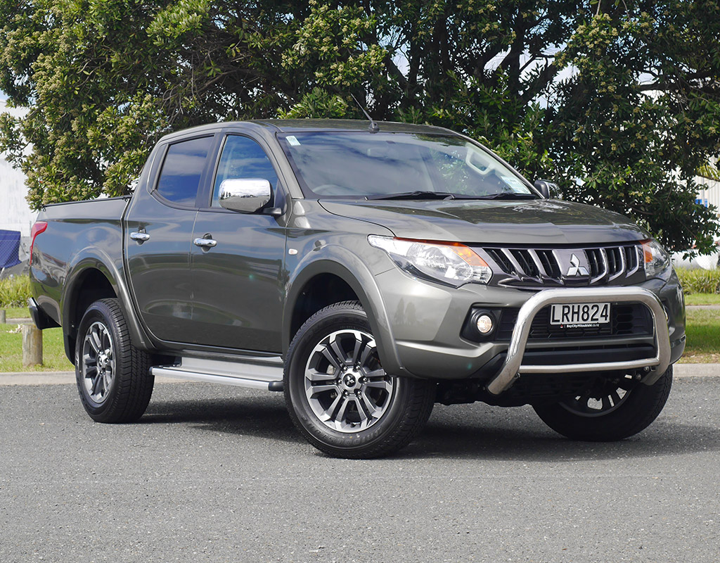 Tổng quan về xe ô tô Mitsubishi Triton cũ 2018 đáng chú ý