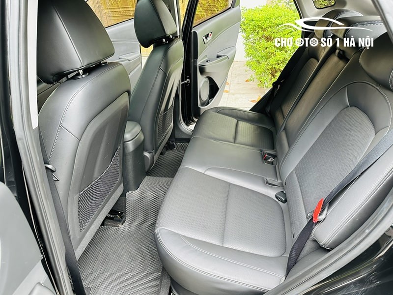 Hình ảnh khoang ghế sau xe ô tô cũ Hyundai Kona 2018