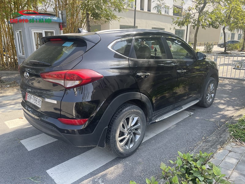 Thân xe ô tô Hyundai Tucson cũ 2.0 2019 kiểu dáng SUV