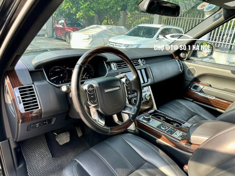 Xe Ô Tô Cũ Land Rover: Lựa Chọn Đẳng Cấp Khám Phá