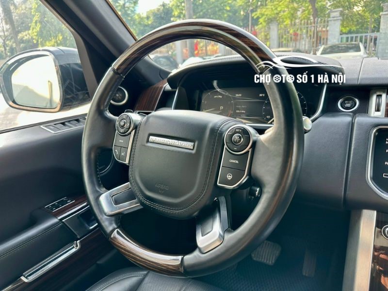 Xe Ô Tô Cũ Land Rover: Lựa Chọn Đẳng Cấp Khám Phá