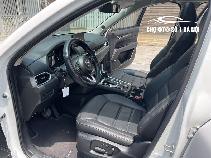 Nội thất khoang lái xe Mazda CX5 cũ Premium