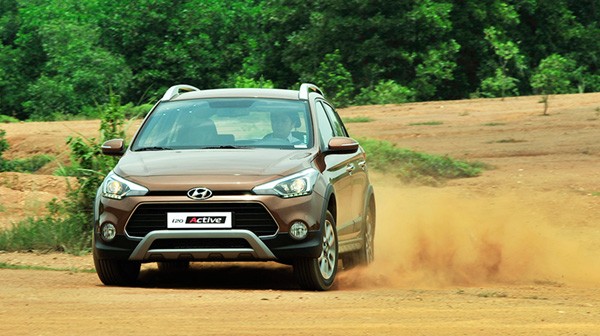 Hình ảnh xe Hyundai i20 Active với thiết kế thể thao và mạnh mẽ
