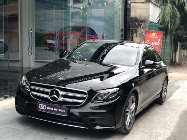 Mua bán xe ô tô mercedes cũ - Mercedes-Benz E300 AMG động cơ mạnh mẽ, tiết kiệm nhiên liệu