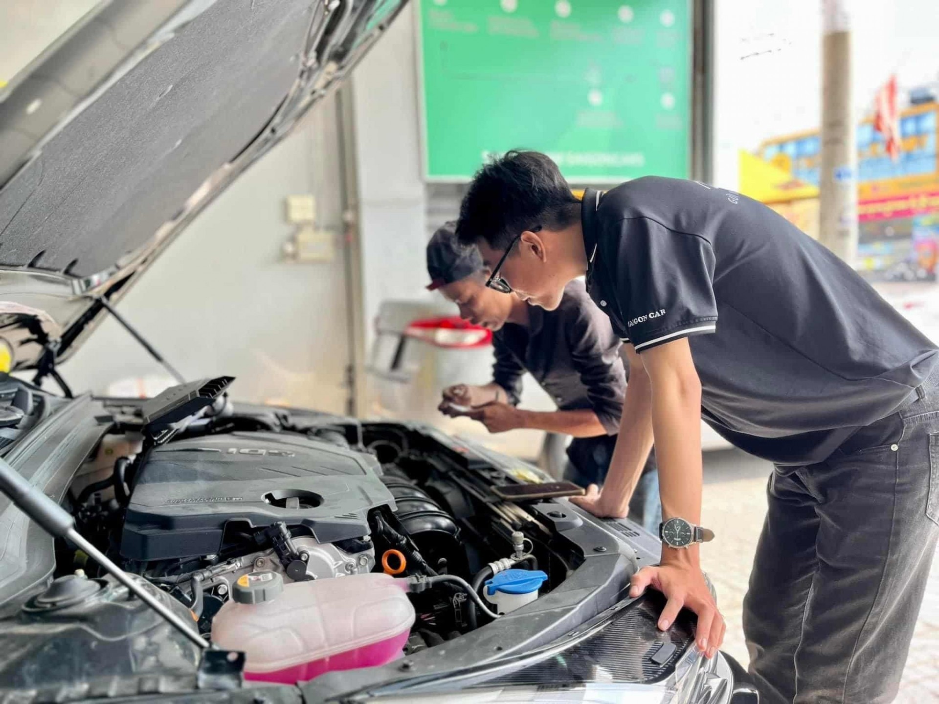 Nội thất xe ô tô cũ trong giao dịch mua bán, liên quan đến thuế giá trị gia tăng xe ô tô
