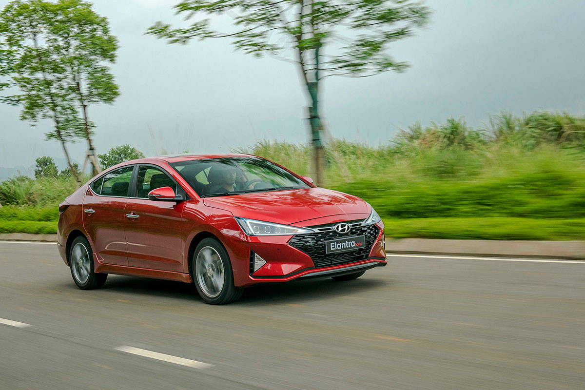 Xe ô tô Elantra Sport: Đánh giá chi tiết phiên bản 2021