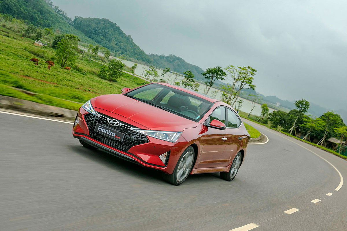 Xe ô tô Elantra Sport: Đánh giá chi tiết phiên bản 2021