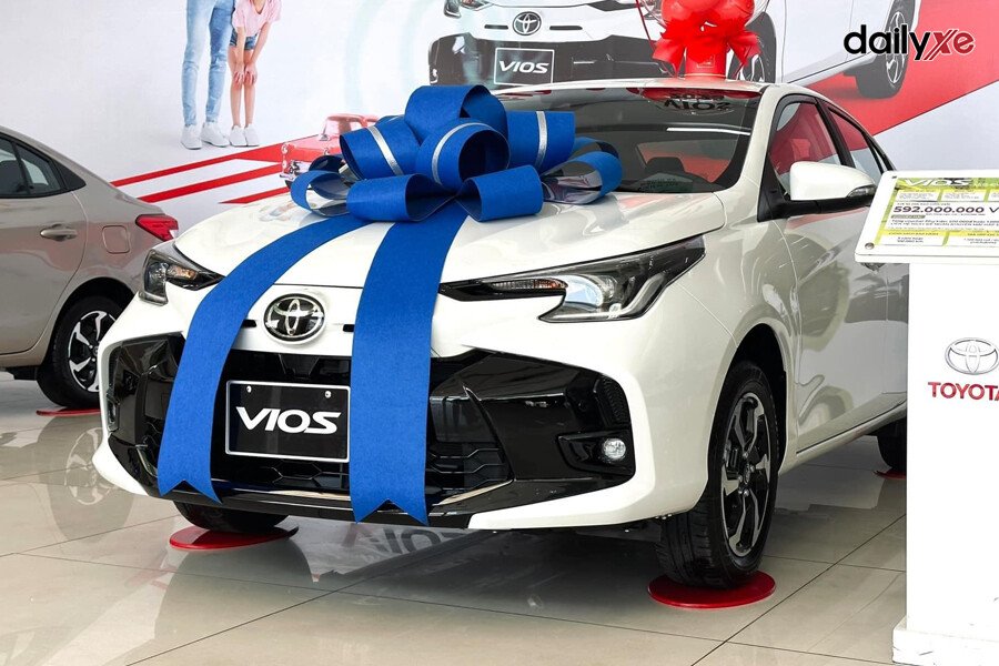 Diện mạo thể thao, sắc sảo của xe ô tô chạy Grab Toyota Vios