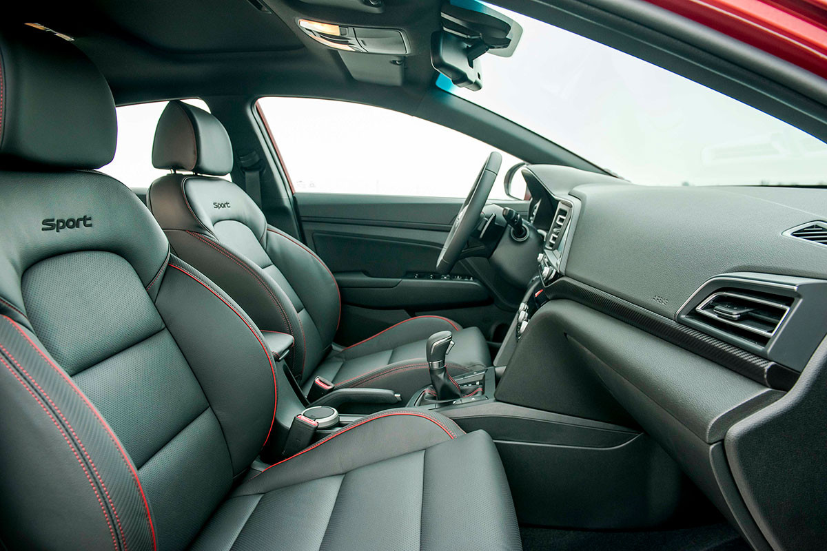 Xe ô tô Elantra Sport: Đánh giá chi tiết phiên bản 2021