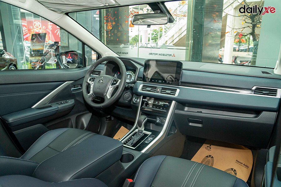 Nội thất sang trọng, tiện nghi của xe ô tô chạy Grab Mitsubishi Xpander