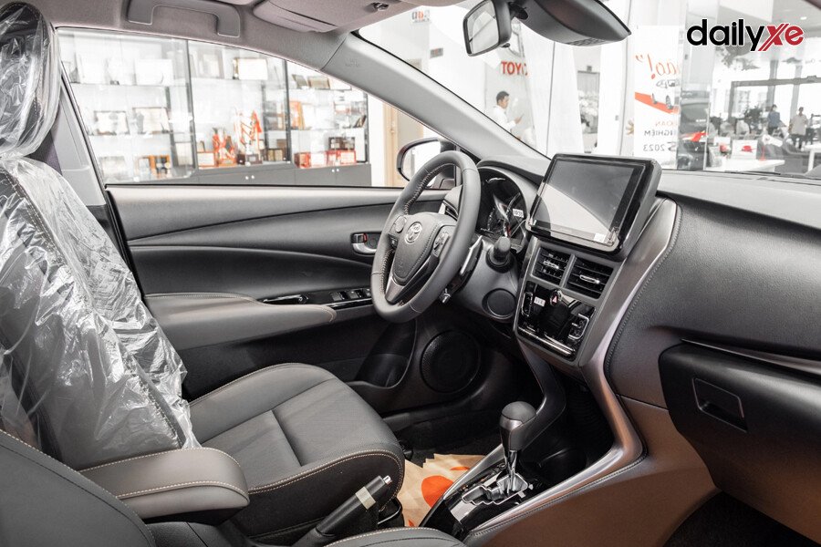 Thiết kế khoang lái hiện đại của xe ô tô chạy Grab Toyota Vios