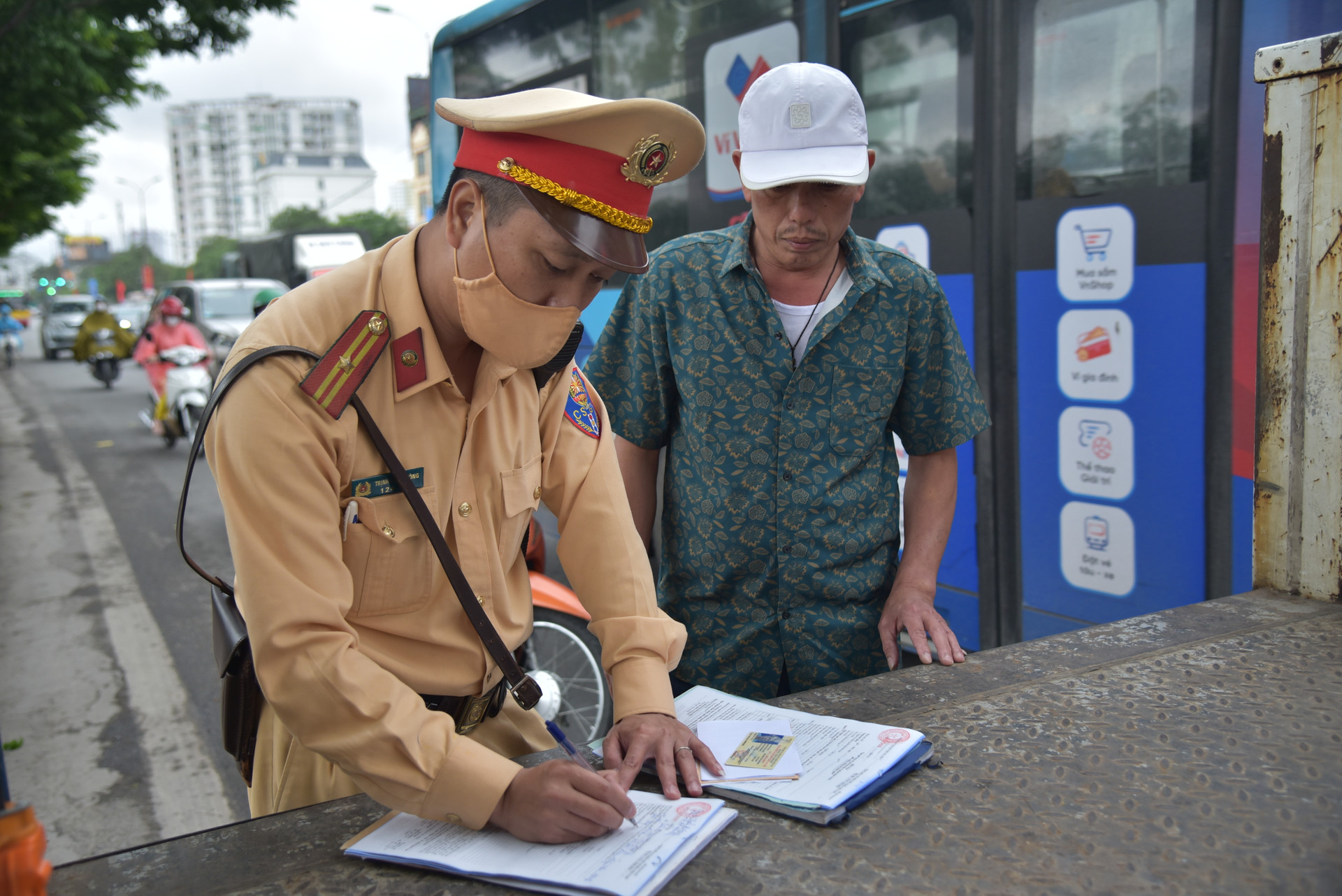 Phạt khi không có giấy đăng ký xe ô tô