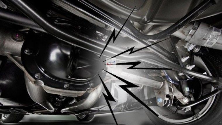 Kiểm tra gầm xe ô tô khi bị hú