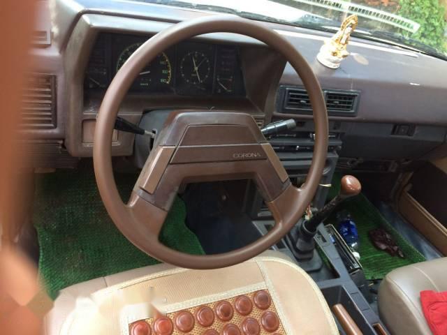 Toyota Crown 2.2 đời 1996 màu đen