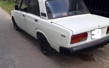 Toyota Corona đời 1990 màu trắng