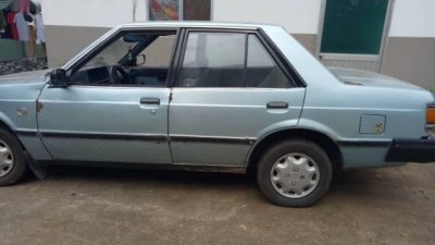 Toyota Camry đời 1989 được rao bán giá 18 triệu đồng