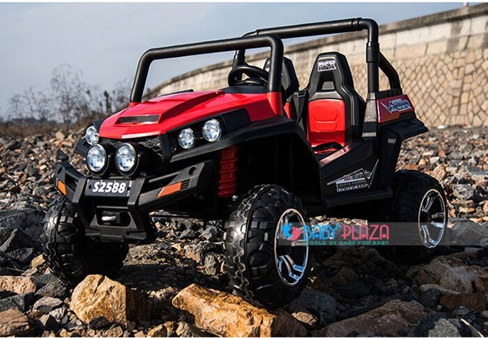 Chi tiết đèn và mặt trước xe ô tô điện trẻ em 2 chỗ ngồi S2588